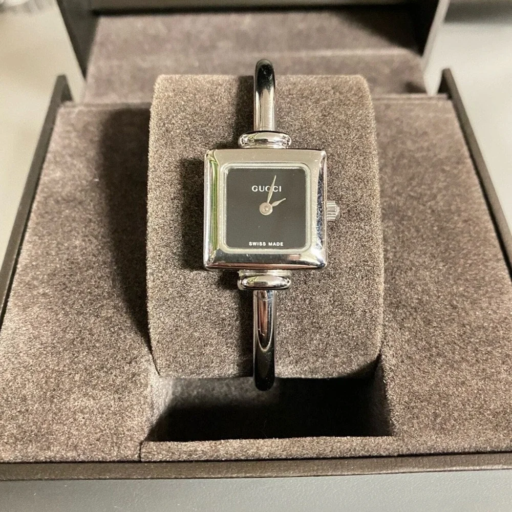 Auth Gucci 1900L Watch‎ Sapphire Crystal Silvertone Swiss Made Water Resistant